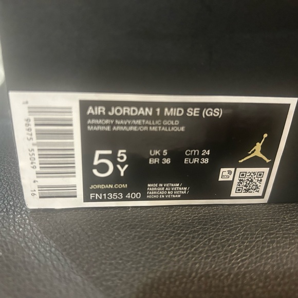 Big Boys Nike Jordan Shies Size 5.5 - Picture 7 of 9